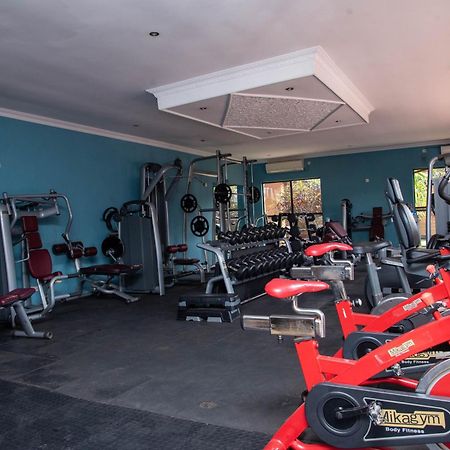 Mika Hotel Kabulonga Лусака Экстерьер фото