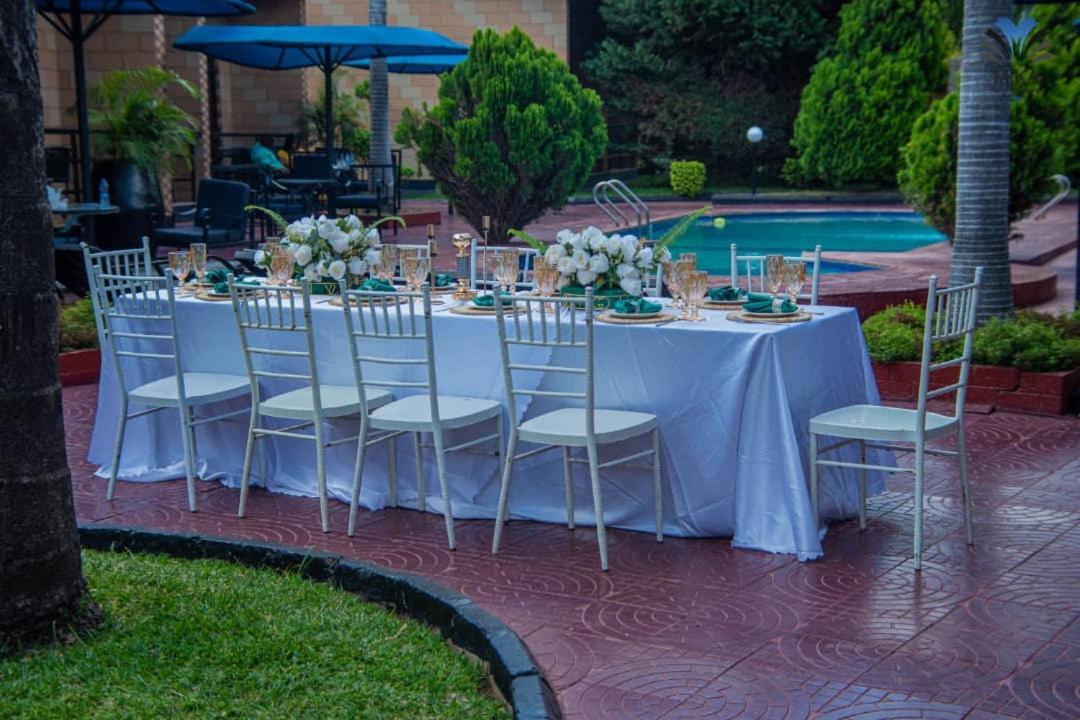 Mika Hotel Kabulonga Лусака Экстерьер фото