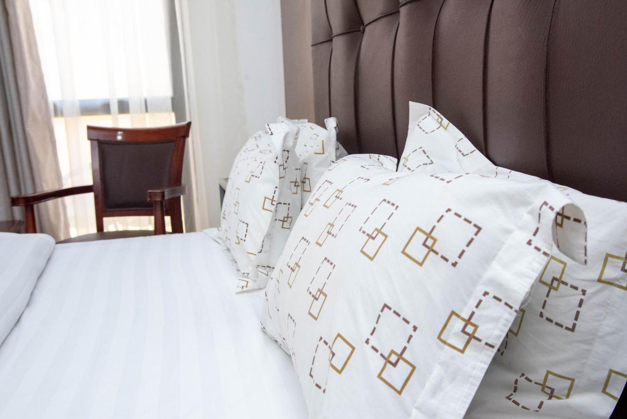 Mika Hotel Kabulonga Лусака Экстерьер фото