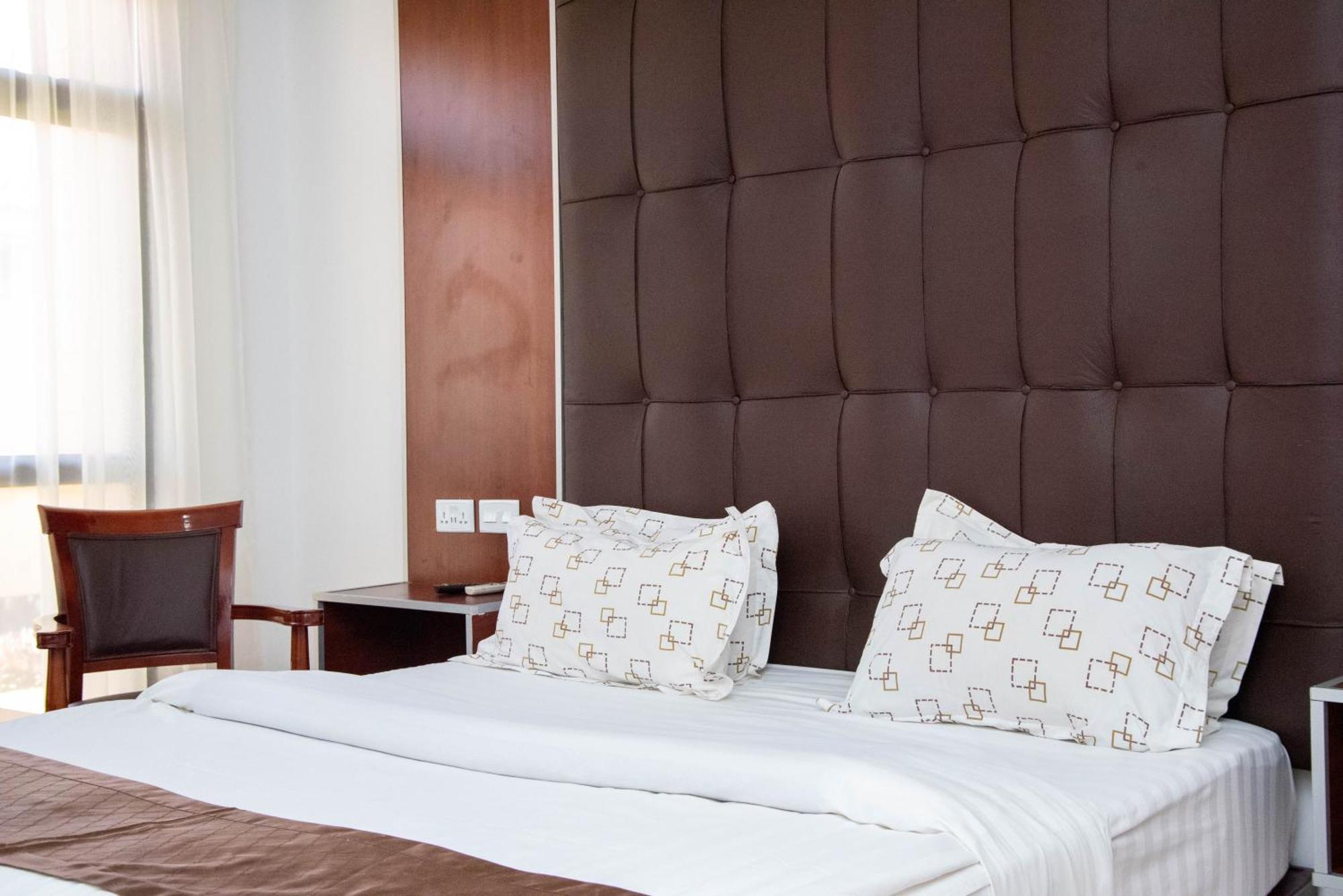 Mika Hotel Kabulonga Лусака Экстерьер фото