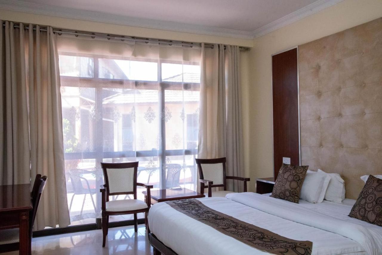 Mika Hotel Kabulonga Лусака Экстерьер фото