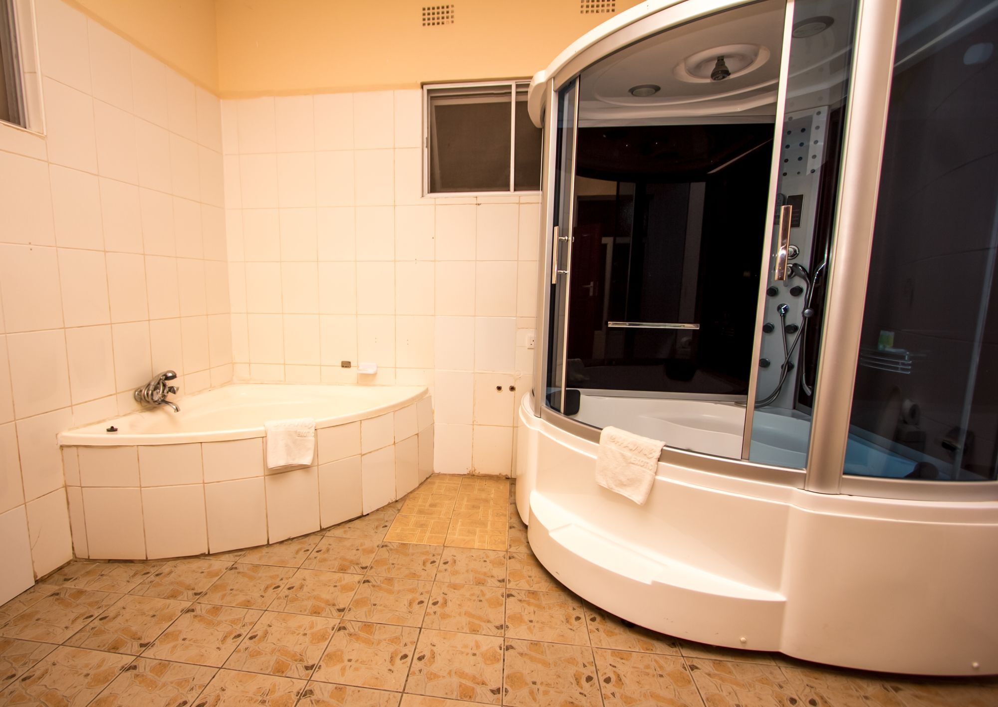 Mika Hotel Kabulonga Лусака Экстерьер фото